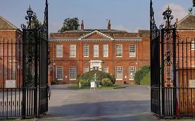 Baylis Park Hotel